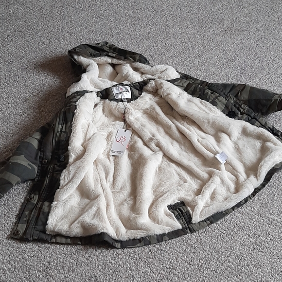 New Girls Heavyweight Cotton Faux Fur Lined Jacket - Picture 11 of 13